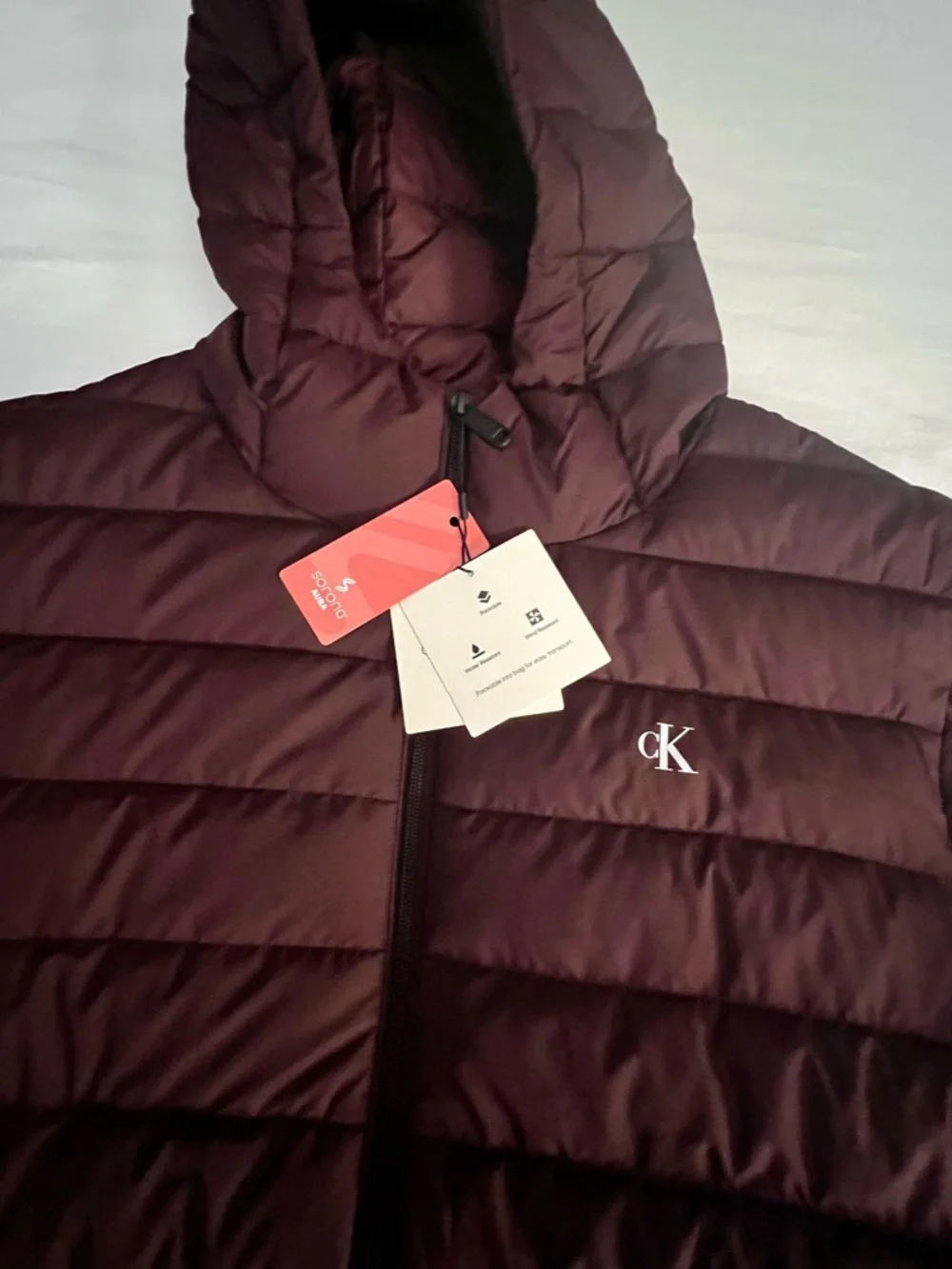 Calvin Klein Quilted Hooded Puffer Jacket - Deep Burgundy Packable travel - Picture 3 of 11